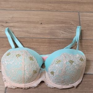 Victoria's Secret Mint and Beige Lace Bra